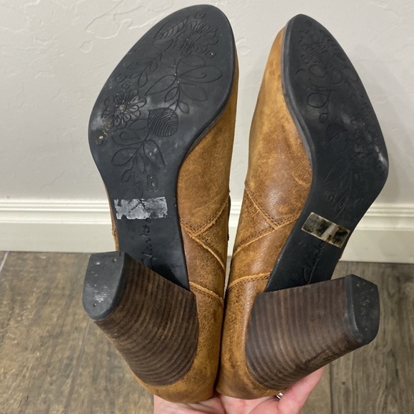 Clark’s indigo brown leather heeled booties size 9M - Picture 6 of 11